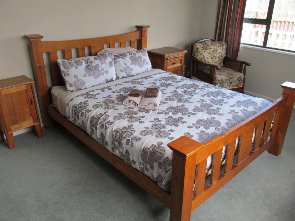Double Room with Shared Bathroom,462390942:JPEG